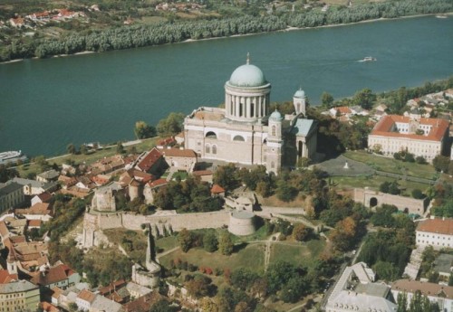 800px-Basilica_of_Esztergom